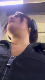 valenhill_ webcam model stream image