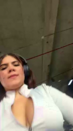 valenhill_ webcam model stream image