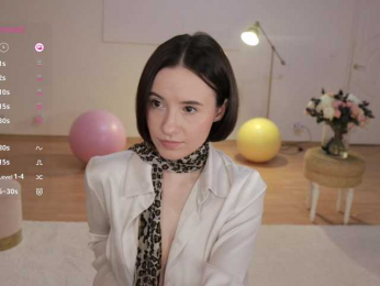 MissEssie webcam bongacams model stream image