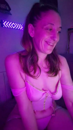 Xaviymara webcam cam4 model stream image