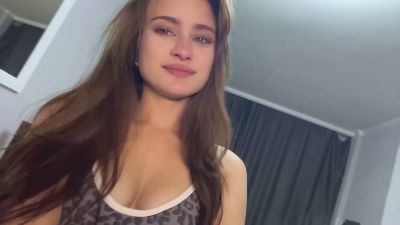 LilliOgden webcam model stream image