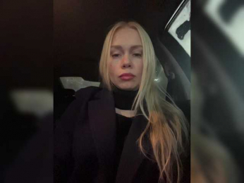 MirandaNow webcam model stream image