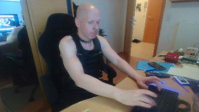 Piercing888 webcam model stream image