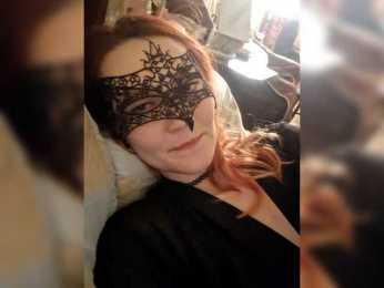 Lisichkaa webcam model stream image