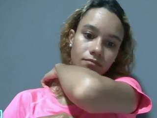 kelayabrunette webcam model stream image