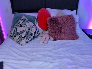 mollywhite webcam camsoda model stream image