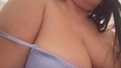 Mikela_ webcam cam4 model stream image