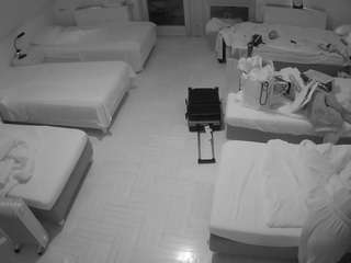 voyeurcam-julmodels-bed-6 webcam model stream image