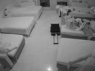 voyeurcam-julmodels-bed-6 webcam model stream image