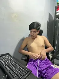 Dylannn_30 webcam model stream image