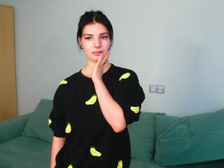 Holli Browen webcam model stream image