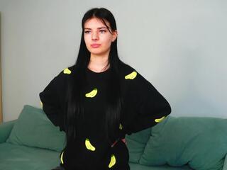 Holli Browen webcam model stream image