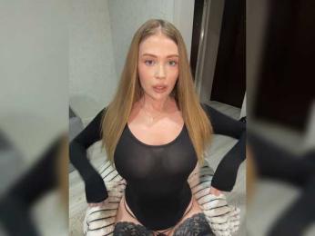 MILEDIUM webcam model stream image