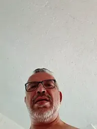 Кадр эфира cared72 на Stripchat