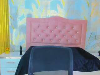 slutty-milf webcam model stream image