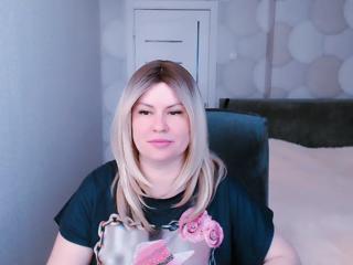 Crystall Eyes webcam model stream image