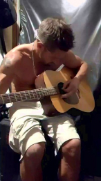 richie00731 webcam cam4 model stream image