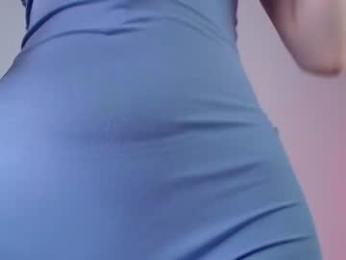 poompoompeach_ webcam model stream image