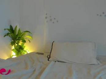 the_little_mia webcam model stream image