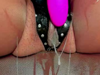 melania_browis webcam model stream image