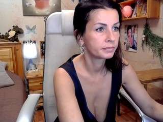 kendramom webcam model stream image