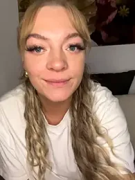 LizzyLush_ webcam model stream image