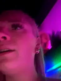 LizzyLush_ webcam model stream image