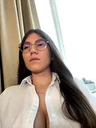 AmelieLaurent_ webcam model stream image