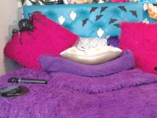 sarawiills webcam model stream image