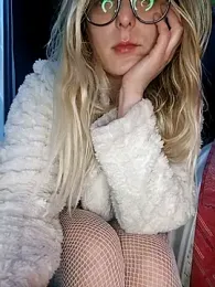 dolcehelena993 webcam model stream image