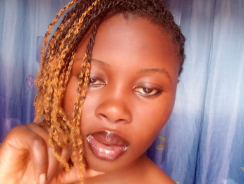 OluChi webcam model stream image