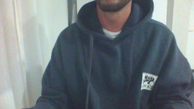 Surfer_30 webcam model stream image