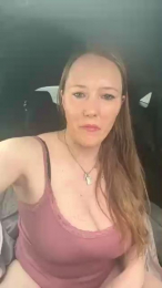 Plushpie webcam model stream image