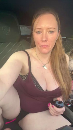 Plushpie webcam model stream image