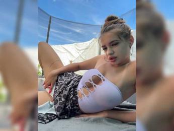 ------_ webcam model stream image