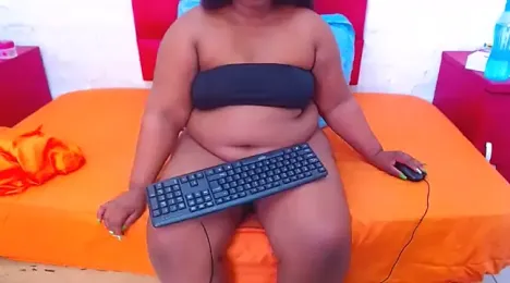 JUICYASSxxx webcam model stream image
