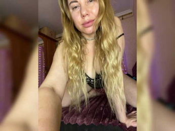 LuxuryAlya8 webcam model stream image