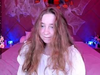 soft-as-a-flower webcam model stream image