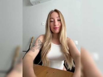 Chloee webcam bongacams model stream image