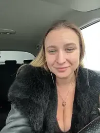 OlgaBuzzz webcam model stream image