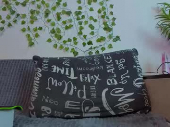 bravo_maestro webcam model stream image