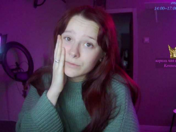 stillHer webcam model stream image