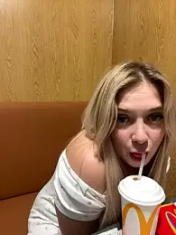 CherryAuroraa webcam model stream image