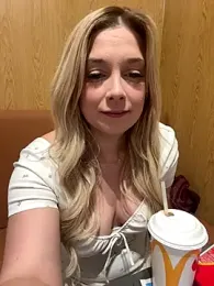 CherryAuroraa webcam stripchat model stream image