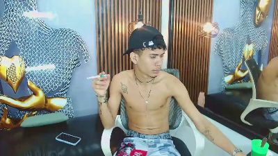 SkinnycuteAlyer webcam model stream image