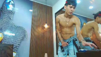 SkinnycuteAlyer webcam model stream image