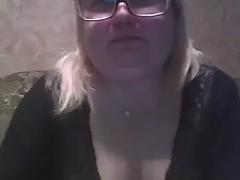 DoraMay webcam model stream image