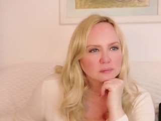 laurasky webcam model stream image