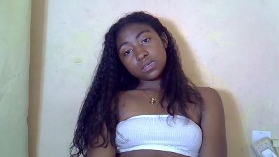 Karinah_7 webcam model stream image