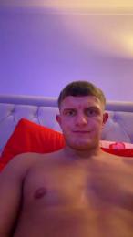 Blonde_barbie webcam model stream image